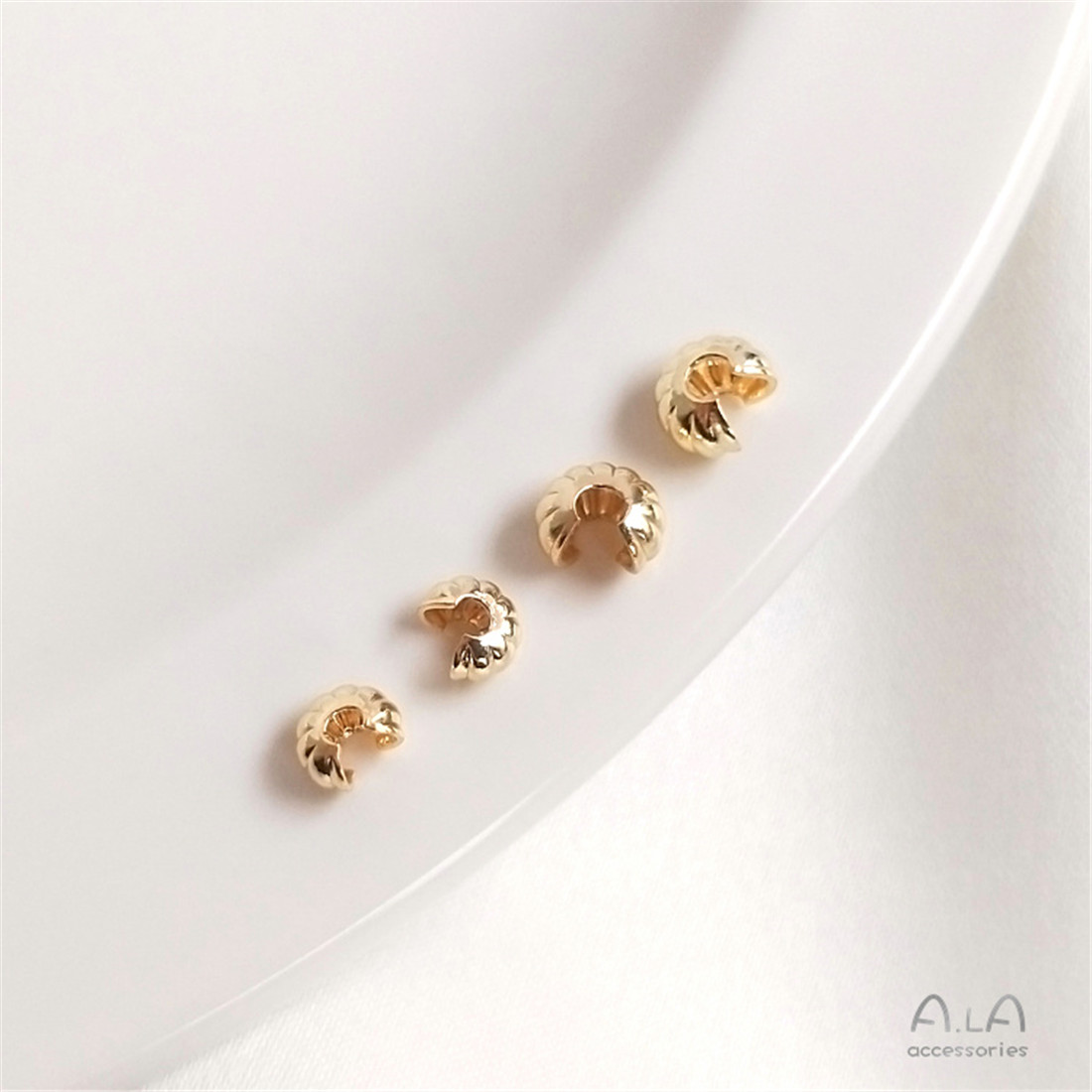 14K True Gold Pompoen Patroon  - Half Moon Crescent recensie en prijs