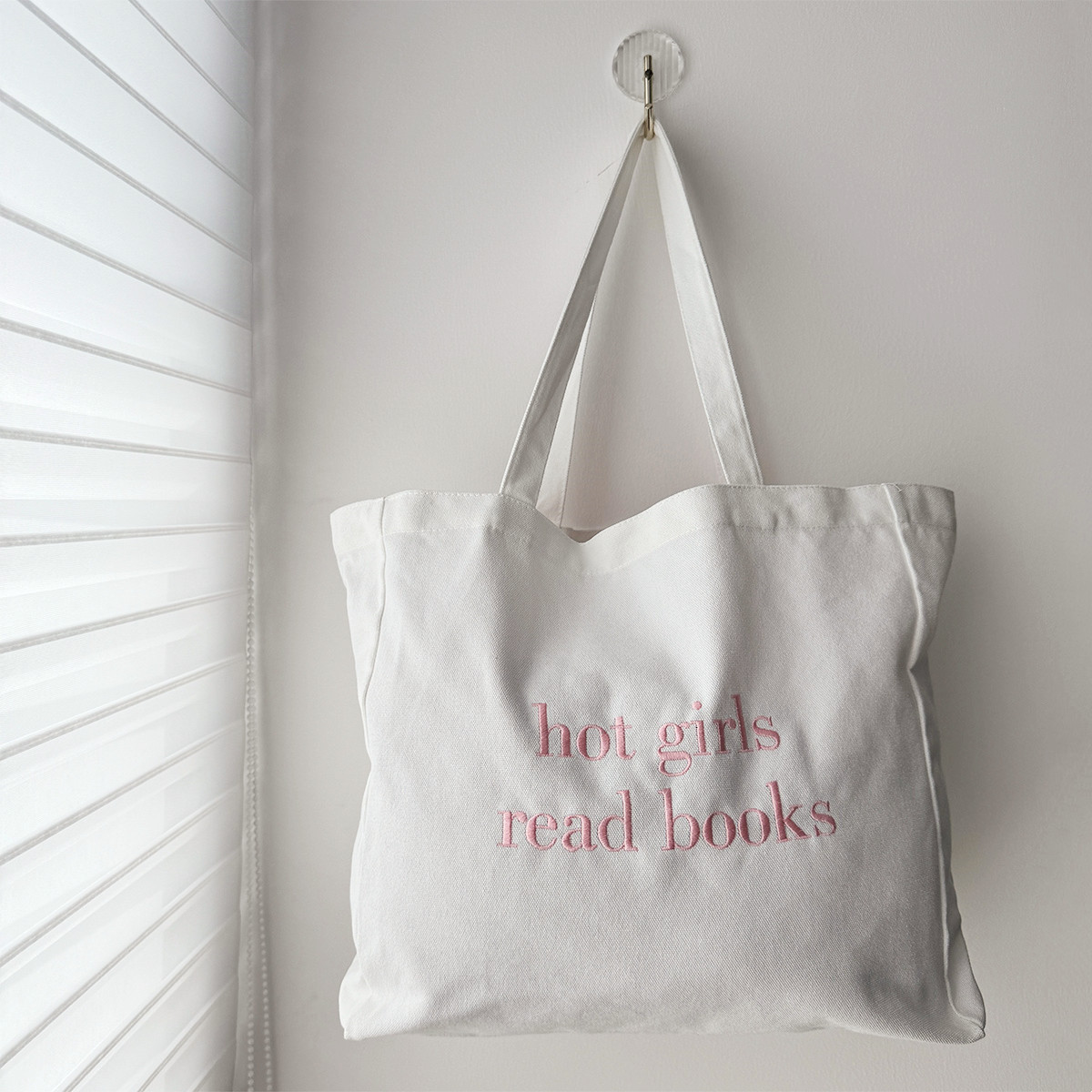 Hete meisjes lezen boeken lett - Women Bags Ck recensie en prijs